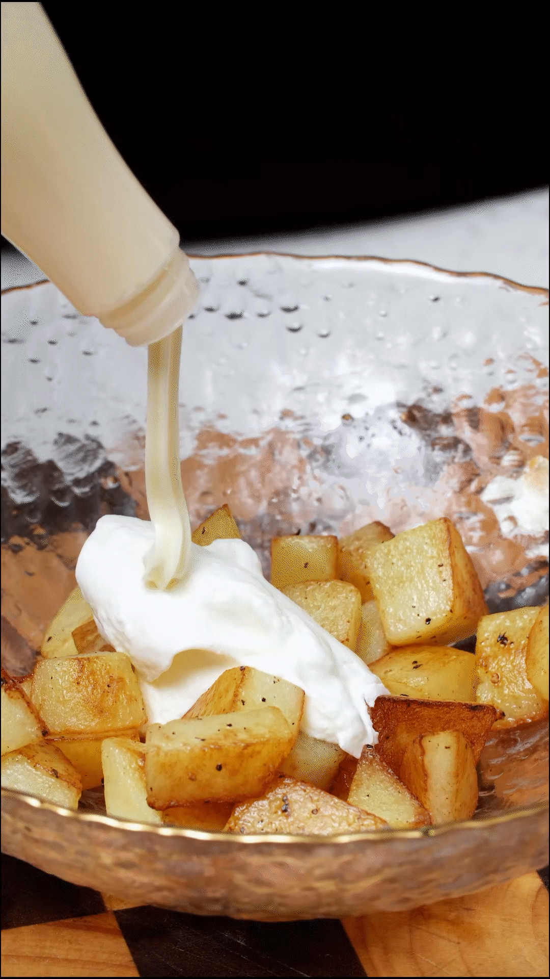 醬汁：希臘酸奶?少許沙拉醬?香水檸檬汁?黑胡椒鹽?歐芹
